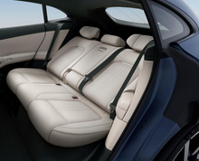 Load image into Gallery viewer, Xiaomi YU7 SUV 681hp dual-motor AWD