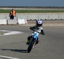 Load image into Gallery viewer, Torrot SM1 Kids Electric Cross Bike Age 3-8– Safe, Fun & Skill-Building Adventure