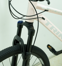 Load image into Gallery viewer, Trinx M240 Adventure Kids Bicycle 24-Inch Age 12+