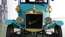 Load image into Gallery viewer, Classic Electric Vintage Car 05,08 seater