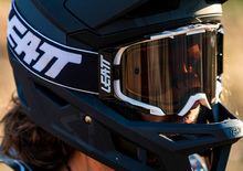 Load image into Gallery viewer, Just1 Best Motorcycle Goggles – Clear Black