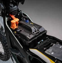 Load image into Gallery viewer, 2026 Surron Ultra Bee Electric Bicycle 74V 60Ah 24.5Kw-powerfull Dirt Bike
