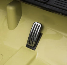 Load image into Gallery viewer, Kids Electric Mini Jeep with 03 Seats