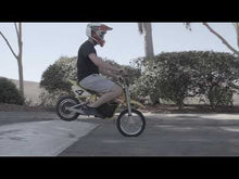 Load and play video in Gallery viewer, Razor motor Bike Dirt Rocket  MX650 Age 14+