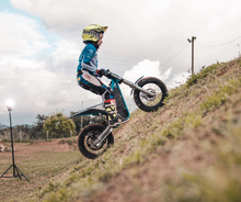 Load image into Gallery viewer, Torrot MX2 Electric Off Road Dirt Cross Motorbike For kids Age 6-12 Year With Parental App &amp; Removable Lithium Battery
