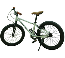 Load image into Gallery viewer, Muddyfox 20-inch Kids Bike - Lighty Alloy Blue
