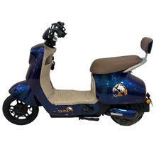 Load image into Gallery viewer, Q8 Vespa Classic Electric City E-BIKE
