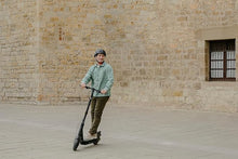 Load image into Gallery viewer, Ninebot Max G2 E Scooter 35kmh Speed 1000W
