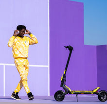 Load image into Gallery viewer, kaabo-mantis mini-2025 -electric scooter dubai-sharjah-abudhabi-al ain-fujairah -rasalkhaimah-uae -new city e scooters  2025 yellow
