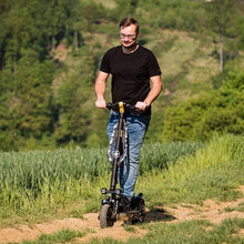 Load image into Gallery viewer, Jeep 2XE Urban Camou Electric Scooter

